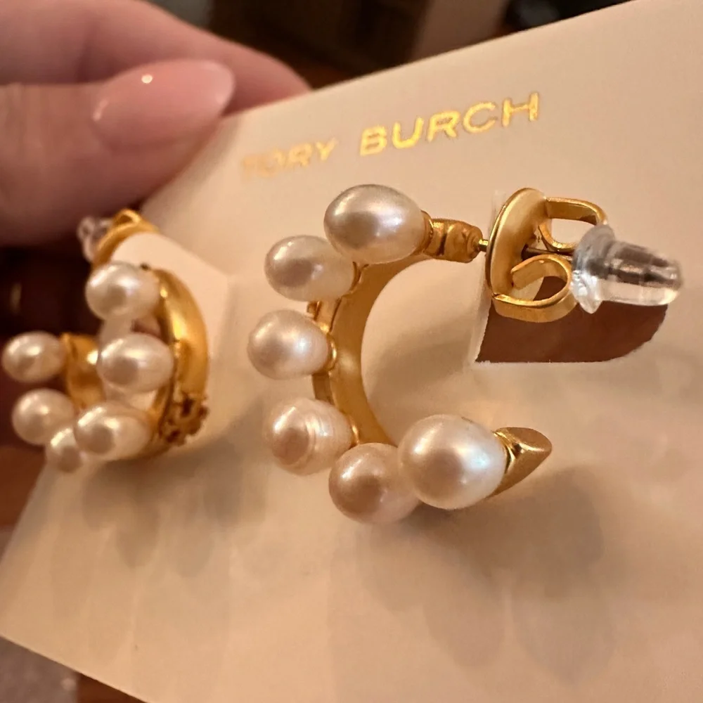 TORY BURCH Rolled Gold/Pearl Kira Pearl‎ Hoop Earrings NEW